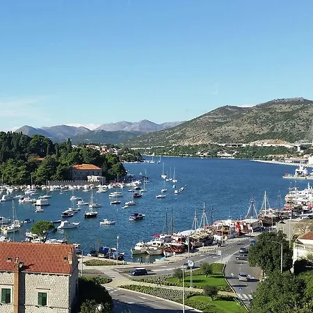 Modern Apartment In Dubrovnik Croatia With Private Balcony شقة