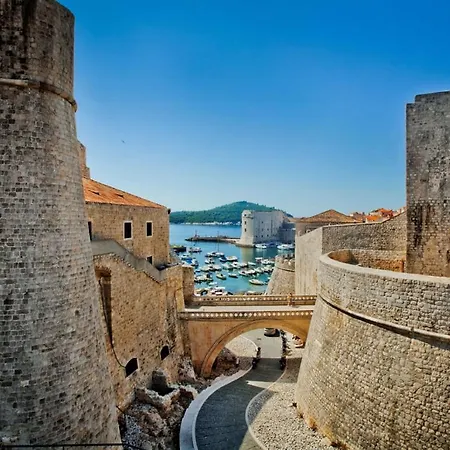 Modern Apartment In Dubrovnik Croatia With Private Balcony Apartmán